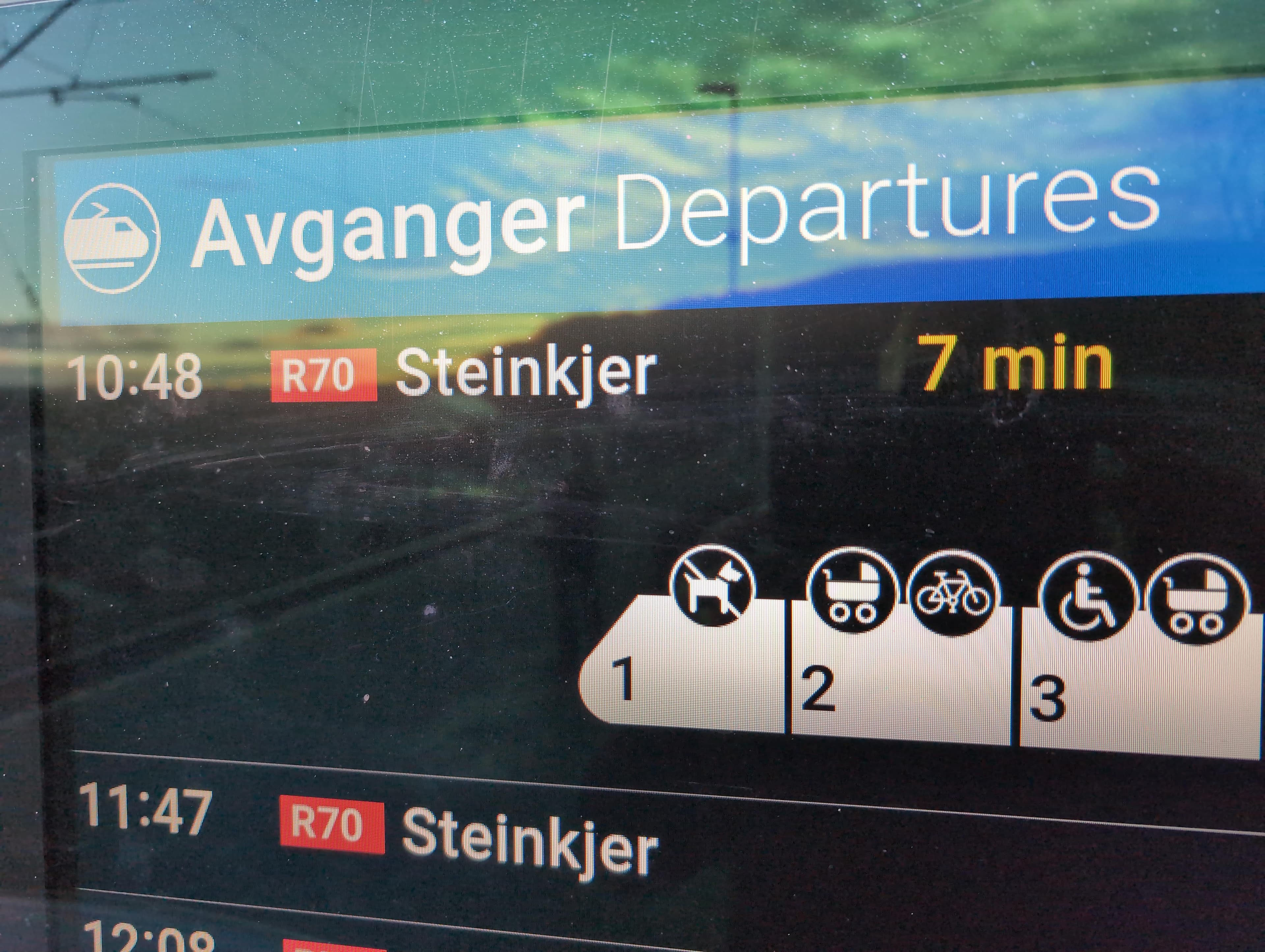 Morgenpendlere melder dårligere korrespondanse – slik er punktligheten etter ruteendringen
