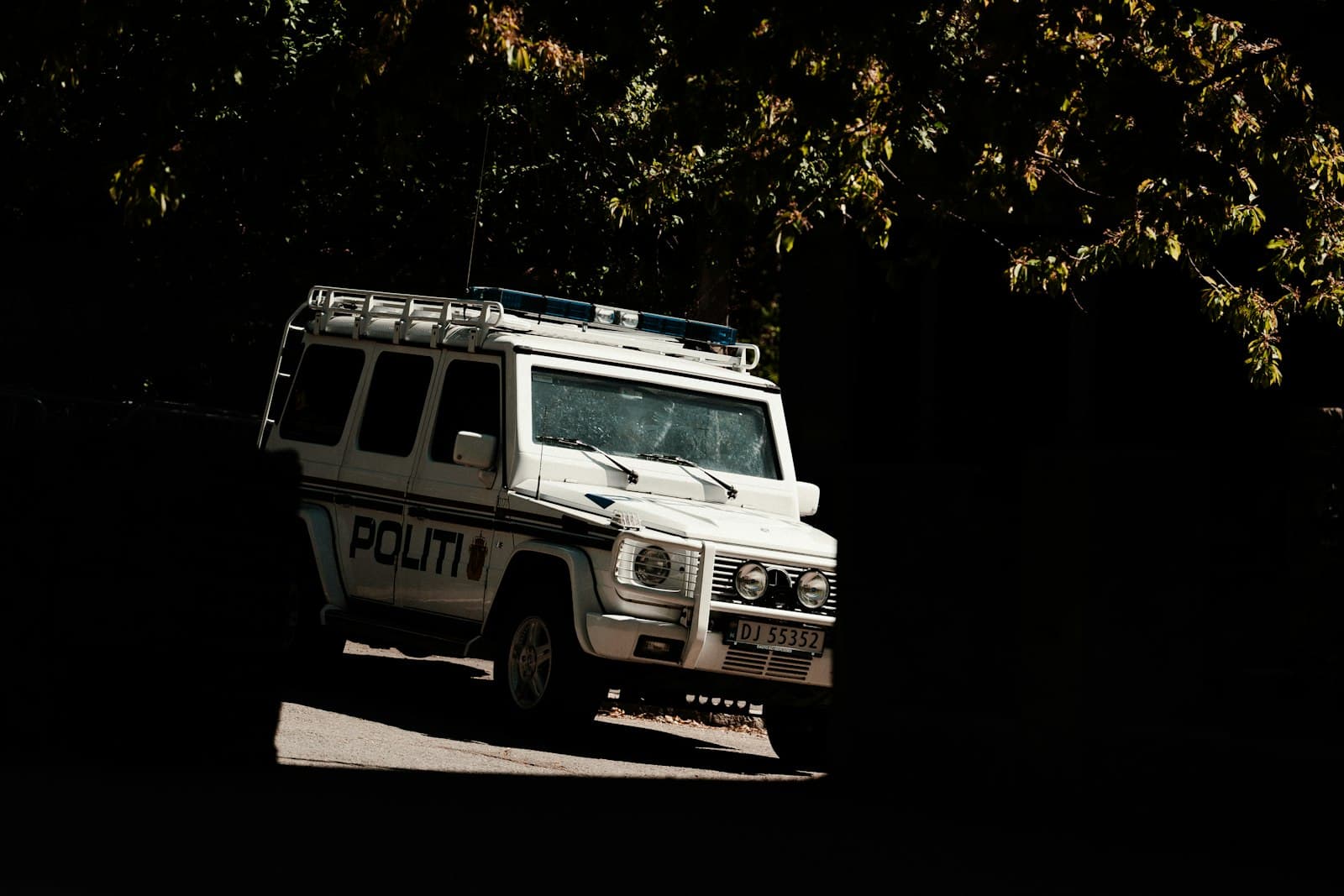 Norsk politibil — Mercedes-Benz G-klasse med blålys (illustrasjonsfoto)