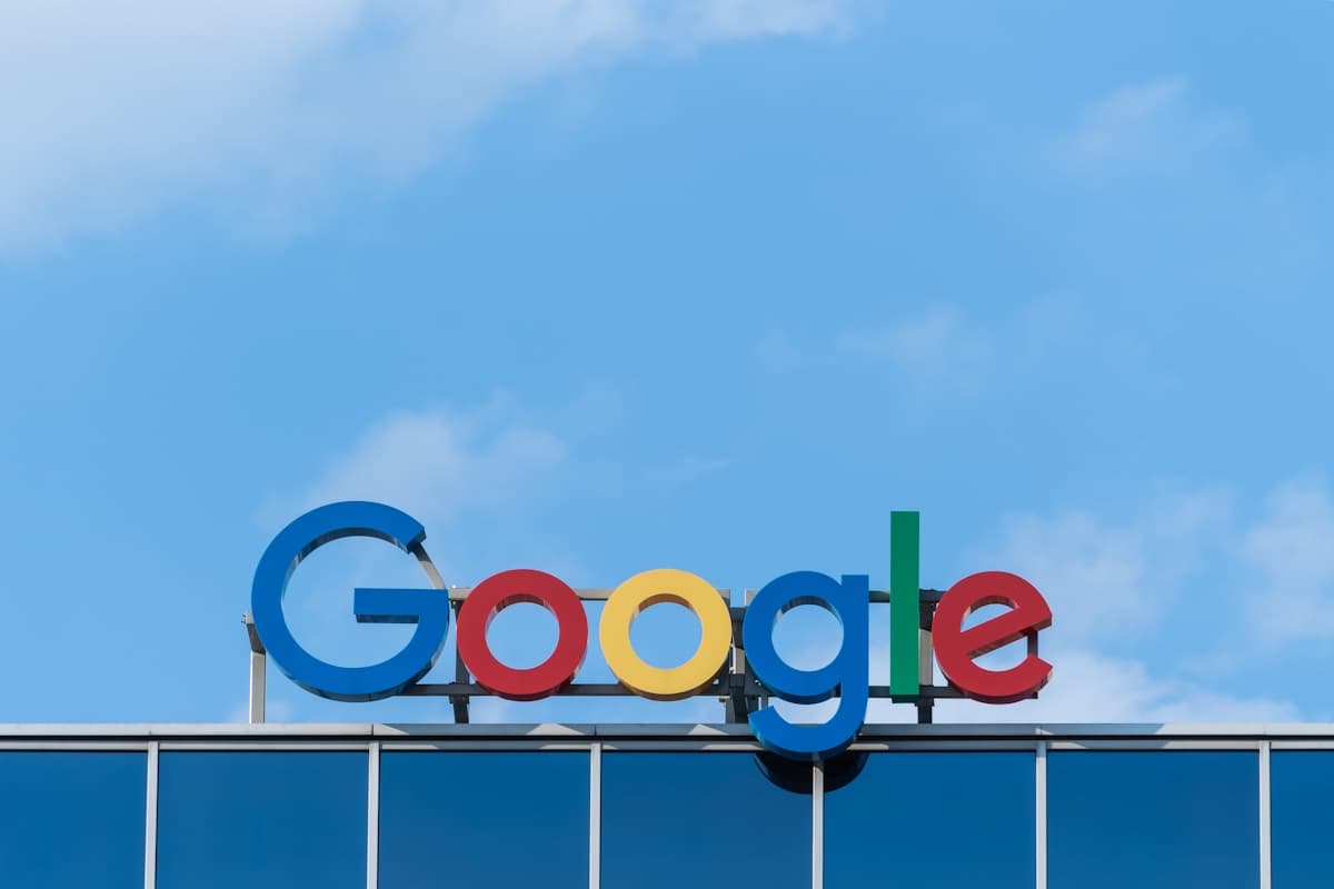 EU-flagg og europeisk politikk – EU AI Act